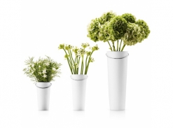 Vase With Wire Handle