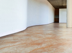 Vinylová podlaha v kovovém designu