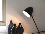 Stolní lampa Serge Mouille TRIPODE 