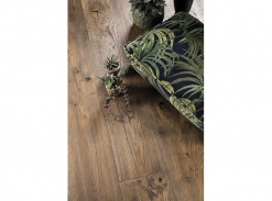 Boen Oak Antique Castle