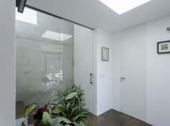 Skleněné posuvné dveře a příčky