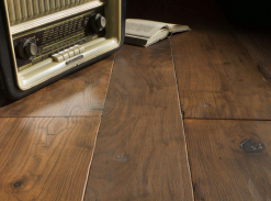 Dřevěná podlaha American Walnut