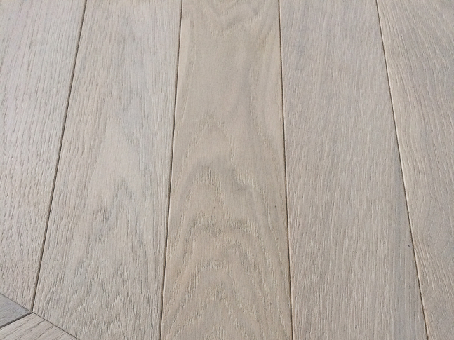 Dřevěná podlaha Herringbone Oak Australia 