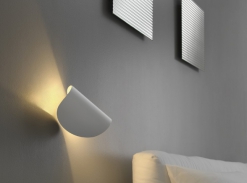 Nástěnná lampa IO