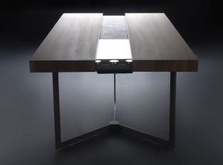 Stůl s integrovanou varnou plochou