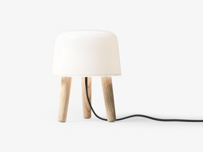 Stolní lampa Milk od &tradition Milk-Lamp-cerna-001