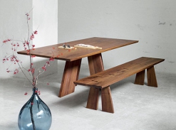 Lavice Conde House Hakama