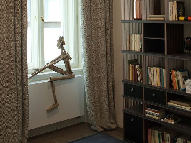 Socha ODPOČÍVAJÍCÍ FIGURA