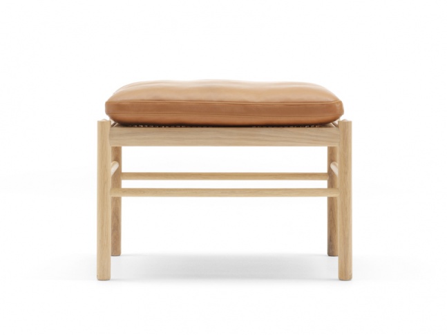 OW149-F - COLONIAL STOOL 