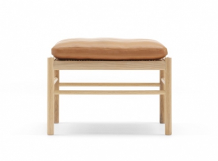 OW149-F - COLONIAL STOOL
