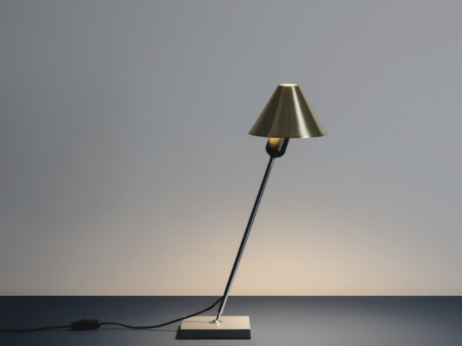 Stolní lampa Gira 