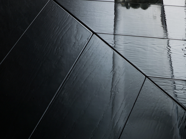 Dřevěná podlaha Nero Lucido 