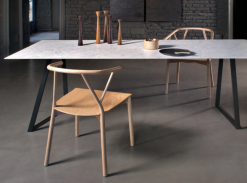 Jídelní stůl Dritto