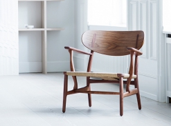 CH22 - Lounge chair